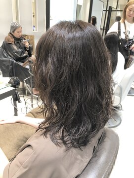 ネオリーブギンザ 銀座店(Neolive GINZA) レイヤー ミディアムパーマヘアスタイル 低温デジパ (銀座)
