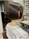 首が綺麗に見える前下がりボブ