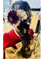 シークエストアンドシプラス(C/QUEST&C-plus)&nbsp;成人式　編み下ろし　ヘアセット　辻堂