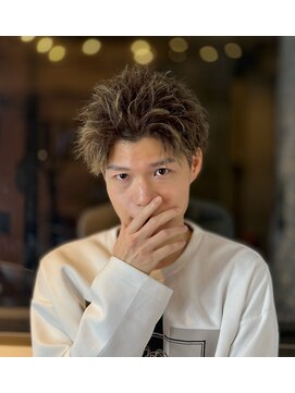 クオンヒール(QUON HEAL) スパイキーショートソフトツイストアップバングピンパーマn