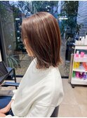 細めハイライト立体感シルキーベージュ切りっぱなしボブ
