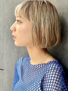 ローリー(Rowlly) ＃ショートボブ＃ブロンド