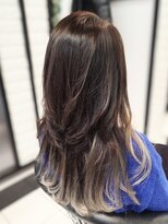 ヘアースタジオ ジェイワン(hair studio J ONE)&nbsp;30代40代50代インナーカラー ホワイトベージュ　レイヤーロング