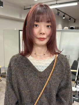 オグジュアリー 表参道(aux.) ミディアムレイヤー×ボルドーカラー