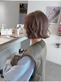 ミルクティーベージュ×切りっぱなしボブ×ミニボブ×ダブルカラ