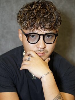 ベース(BASE)の写真/トレンドからカジュアルまで、メンズサロンだからこそ実現できるハイクオリティのメンズパーマスタイル。