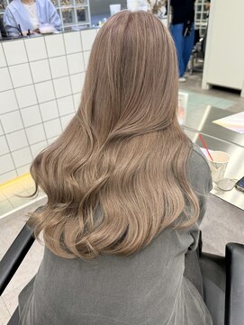 サンク 原宿 表参道(cinq) 原宿ミルクティーレイヤーカットベージュカラーケアブリーチ前髪