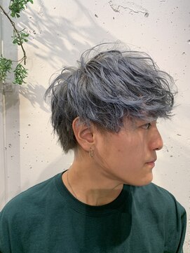 エル(EL by green) MITSU】シルバーグレー×フェザーマッシュ×ソフトツーブロック