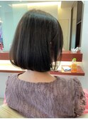 前下がりミディアムボブ