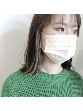 デコヘアーフラッペ(DECO HAIR frappe) ボブ×インナーカラー/イヤリングカラー/ホワイトベージュ