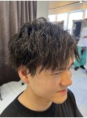 ツイストスパイラルパーマ アップバング刈り上げマッシュ波巻き