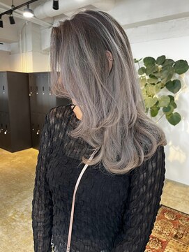 メリー オオサカ(Merly Osaka) スモーキーはホワイト バレイヤージュ_smoke white ash_