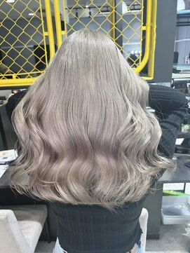 ロイオブジゼル(roi of GiseL) バレーヤージュカラーケアブリーチカラーハイトーンカラー