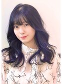 大人かわいい韓国風インナーカラーくびれ外ハネパーマミディアム