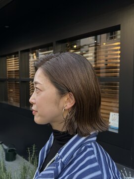 ロール(ROLE) 透明感オリーブグレージュ　切りっぱなしボブ