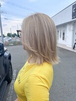 コジック ヘアアンドアイ(Cogic hair & eye)&nbsp;秋カラーホワイトブロンド外ハネミディスタイル20代30代髪型