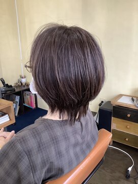 ワラティク(WARATI C) 白髪ぼかしでアッシュ系のカラー