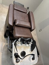 《お席で完結する癒し時間》最高級シャンプー台で贅沢な髪質改善を【縮毛矯正/髪質改善】