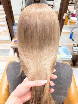 TJ天気予報 3t 日進店 ハイトーンベージュ/デザインカラー/ブリーチ/艶感/艶髪