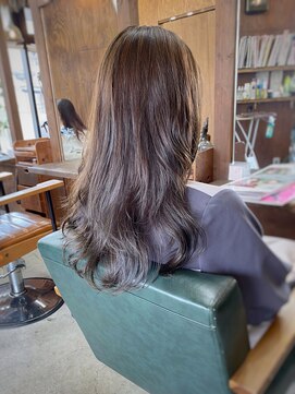 コモレビ(komorebi) 【山本智文】コテ巻き風デジタルパーマレイヤーカット