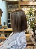 ハイライト/ダークアッシュ似合わせカットミディアムレイヤーe84