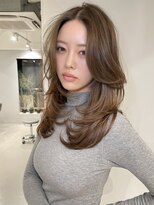 トイ(TOI)&nbsp;ロングレイヤーカット/ヘーゼルベージュ