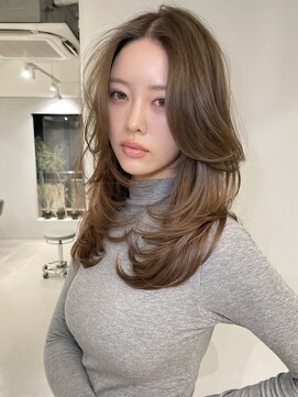 トイ(TOI) ロングレイヤーカット/ヘーゼルベージュ