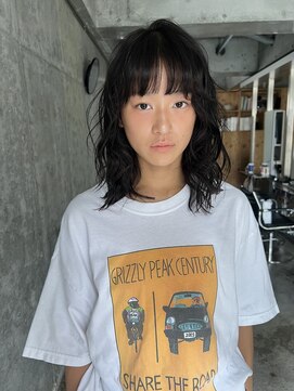 ナヌーク ダイカンヤマ(nanuk daikanyama) ミディアムレイヤースパイラルパーマ厚め前髪ぱっつん前髪パーマ