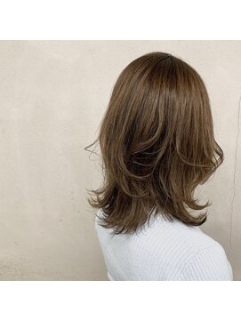 タグ(#tag) #アッシュベージュのレイヤースタイル