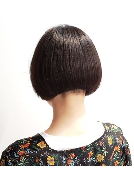 コネクト(CONNECT) 刈り上げを入れたショートボブ