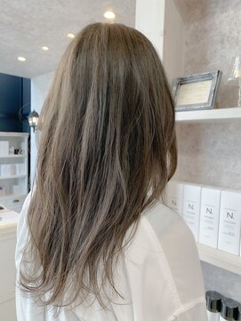 キャアリー(Caary) 福山市美容室Caary人気 ロングヘア透明感くすみグレージュカラー