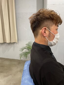 カジュアルからビジネススタイルまで幅広く大人男子のヘアスタイルをご提案♪TPOに合わせたStyleへ◎