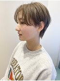 ハンサムショート　ハイトーン　ベージュ