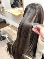 トト 船橋店(toto.)&nbsp;黒髪/グレーベージュ/レイヤーロング/前髪パーマ[西船橋/津田沼]