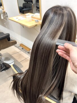 トト 船橋店(toto.) 黒髪/グレーベージュ/レイヤーロング/前髪パーマ[西船橋/津田沼]