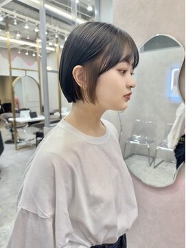 ロンド レア 天神大名店(Lond Le’a) 天神大名ダブルカラーケアブリーチインナーカラーミニボブ