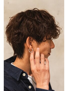 ニュイ(NUIT) メンズマッシュパーマニュアンスパーマスパイラルパーマ刈り上げ