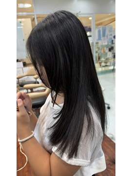 ラディシュ さがみ野(RADISH) 大人美人ハイレイヤーぱっつん前髪黒髪ロングワイドバンク小顔