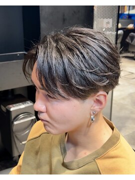 スペインカール/スパイキーショート/ブルーブラック/南森町