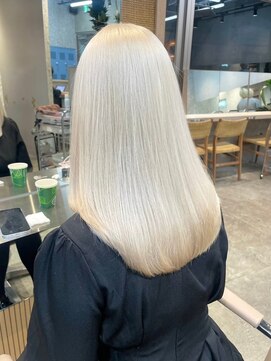 サンク 原宿 表参道(cinq) ラベンダーベージュピンクベージュブリーチカラー顔周りレイヤー