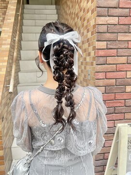 テトラ バイ ネオリーブ 横浜西口店(tetra by neolive) ポニーツインの編み下ろし:ゆるふわパーティーヘア　横浜★