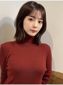 ミディアムレイヤーカット内巻き顔まわりレイヤーカット