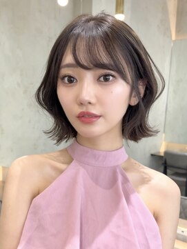 抜け感溢れるトレンド大人ボブ