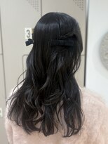 リブレ(LIBRE) 【恵比寿LIBRE/ARISA】ゆる巻きが可愛いねじりハーフツイン