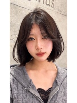 ロンドルピナス 小倉(Lond Lupinus) ミディアムレイヤーカット/似合わせカット/大人ガーリー/20代