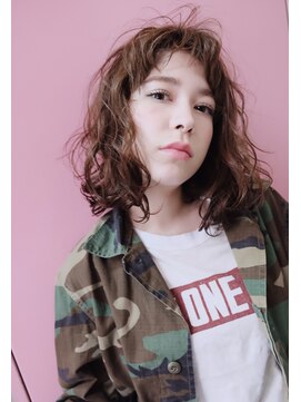 ランプ ヘアー(lamp hair) 【lamp hair】外国人風/無造作ウェーヴ/ヌーディベージュ