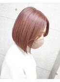 フルブリーチ中明度ピンクベージュ×前下がりミニボブ