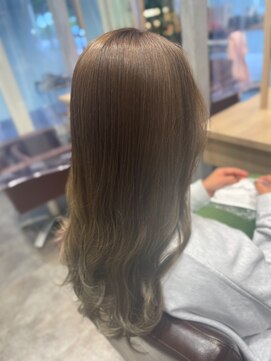 ビースリー ロア ロングヘアー×イルミナカラー 2022/12/03