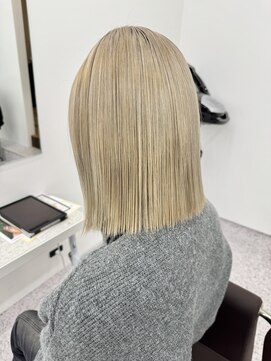 シーバイラヴィズム 万代店(Sea by LUVISM) 【髪質改善】ホワイトブロンド/ダブルカラー/ケアブリーチ