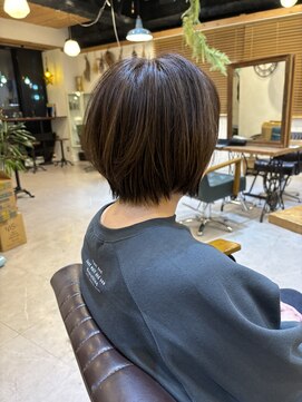 チリンバイロストシティー(Chillin by LOSTCITY) くびれショートボブ